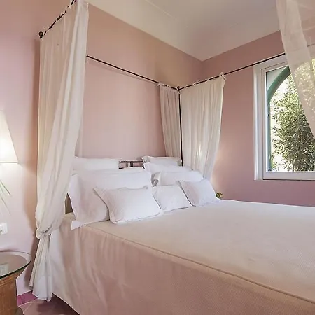 Sleeps 2 Pool Air Con Vietri