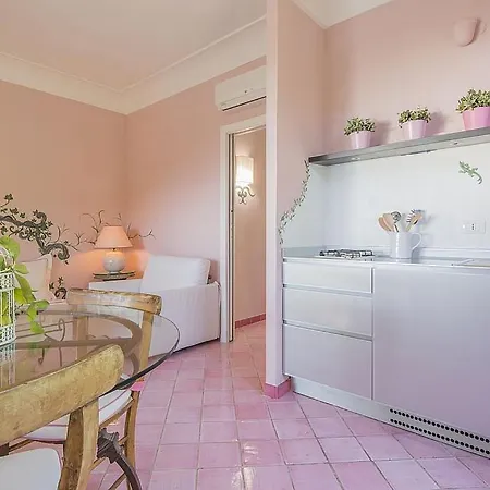 Sleeps 2 Pool Air Con * Vietri